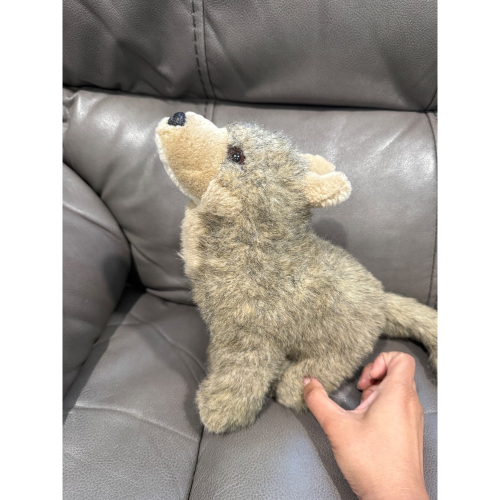 Mary Meyer Howling Wolf Plush Stuffed Animal Grey Tan Realistic Forest Wildlife
